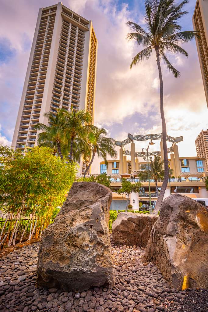 Hyatt Regency Waikiki Beach Resort & Spa