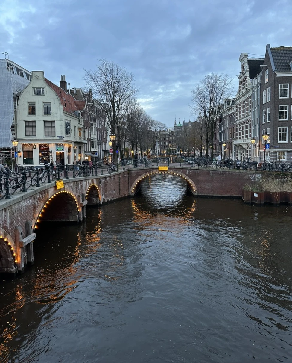 Advisor - December in Amsterdam