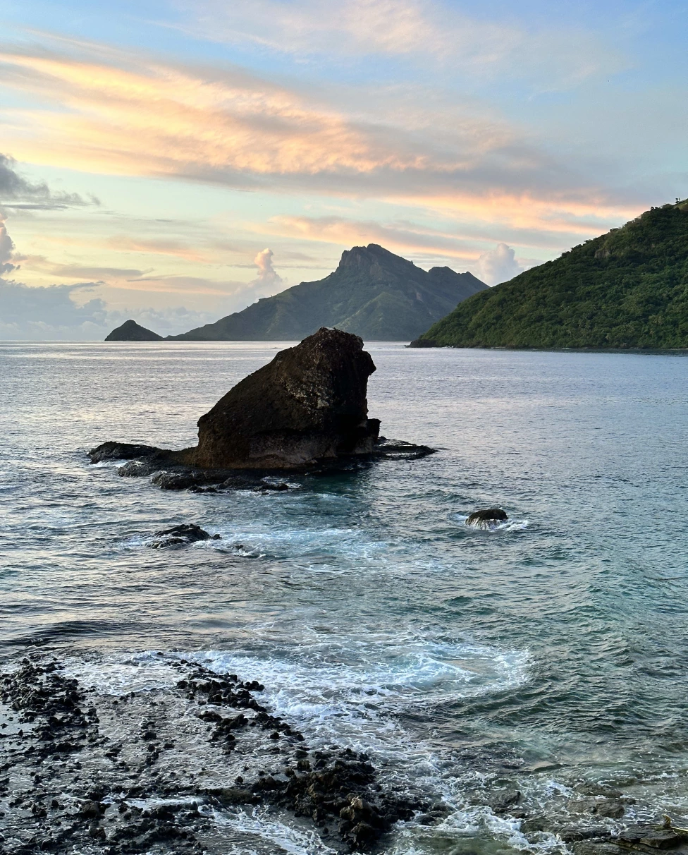 Advisor - Fiji on a Budget: The Perfect Solo Adventure