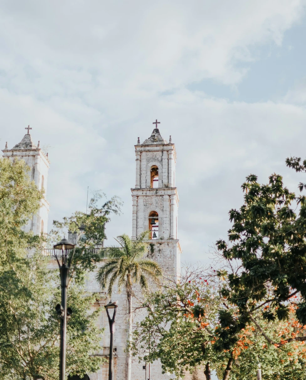 Advisor - Yucatán Unveiled: A Journey Through Hidden Cenotes, Culture & Mystery