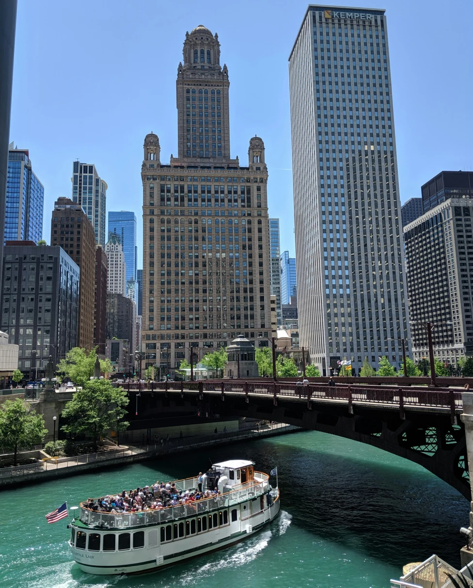 Advisor - Windy City Wonders: Your Ultimate Chicago Travel Guide