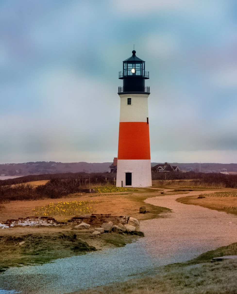 Advisor - The Goldenway Guide: Nantucket