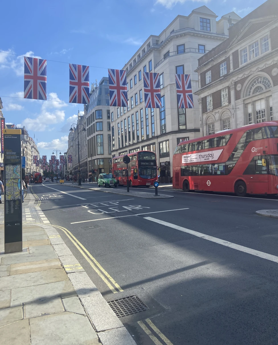 Advisor - London's Calling! An Ambitious Traveler's Guide to Taking on London In 2 Days