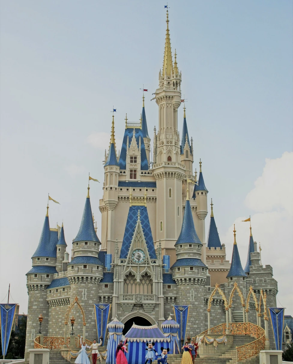 Advisor - Enchanted Escapade: A Disney World Experience