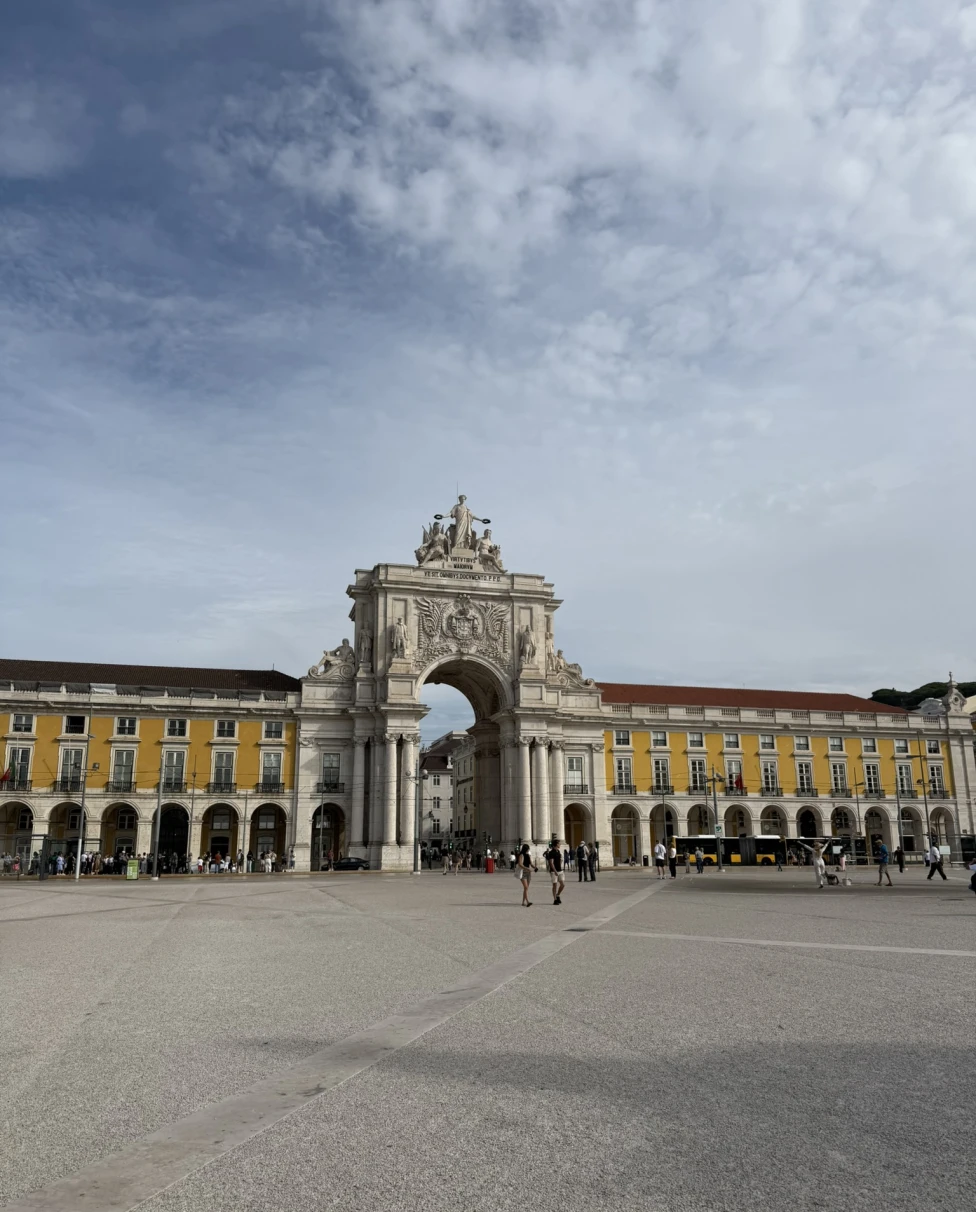 Advisor - Six Days in Portugal