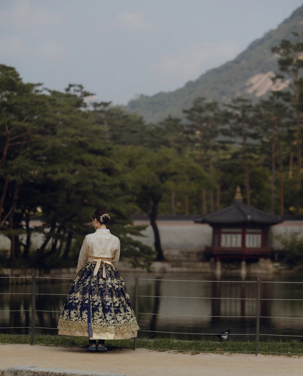 Advisor - Postcards from Seoul: Your Guide to the Land of Morning Calm