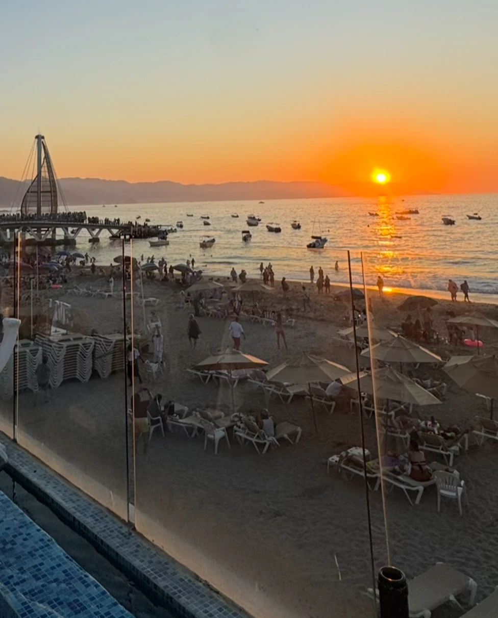 Advisor - A Couple's Guide to Puerto Vallarta