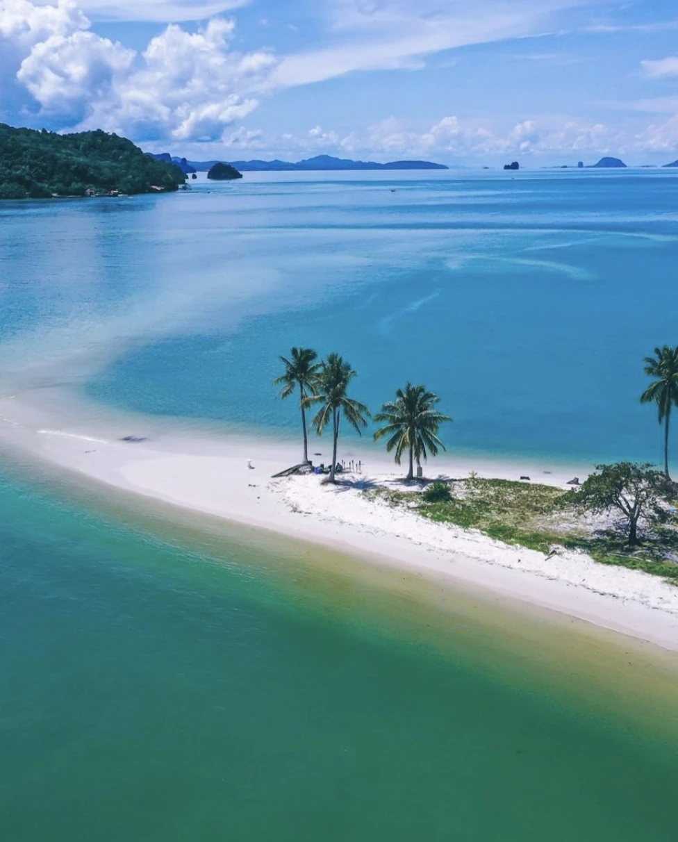 Advisor - Phuket Unveiled: Your Ultimate Island Adventure Guide