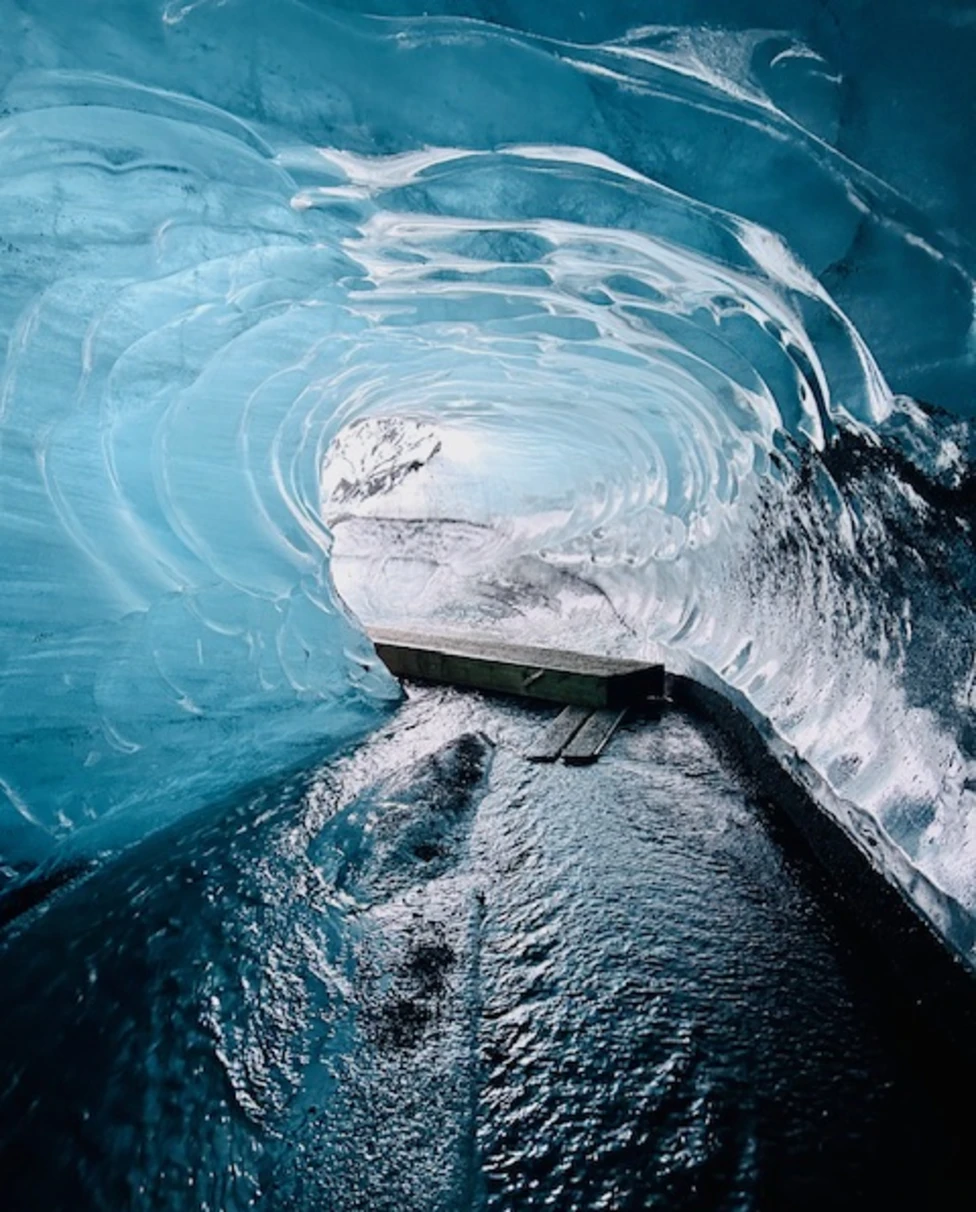 Advisor - Iceland: The Ultimate Guide to the Land of Fire & Ice