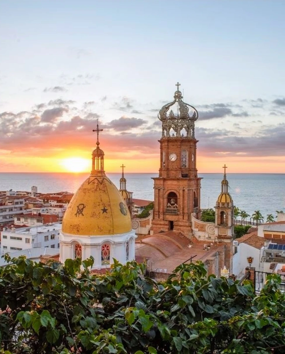 Advisor - Puerto Vallarta: Sun, Culture & Seaside Magic