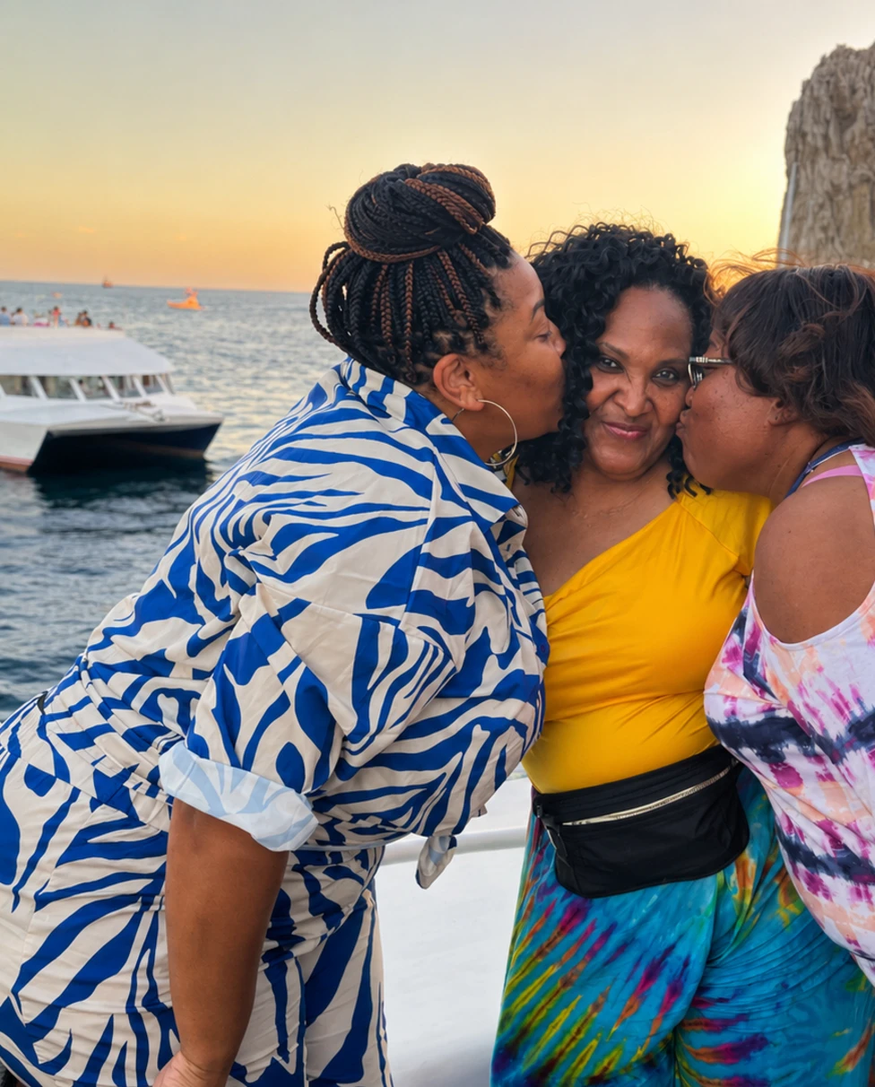 Advisor - Cabo San Lucas Guide: Beaches, Food, Sunset Cruises & Celebration-Worthy Moments