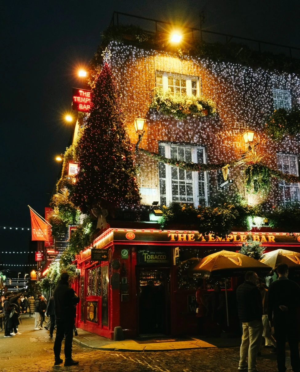 Advisor - Ultimate Guide to Ireland: Emerald Isle Adventures and Hidden Gems