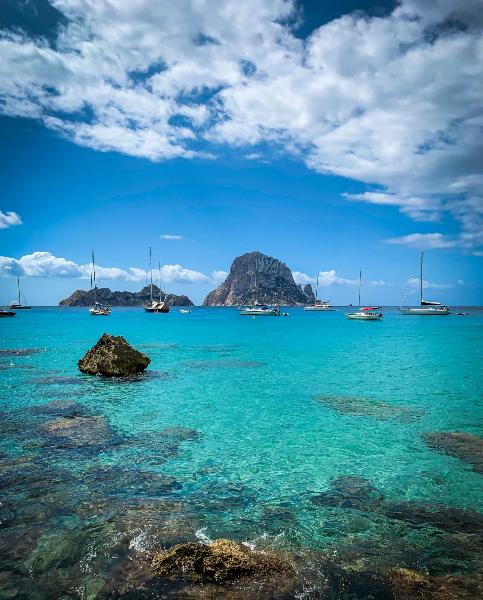 Advisor - The Ultimate Guide to Ibiza's Exclusive Escapes