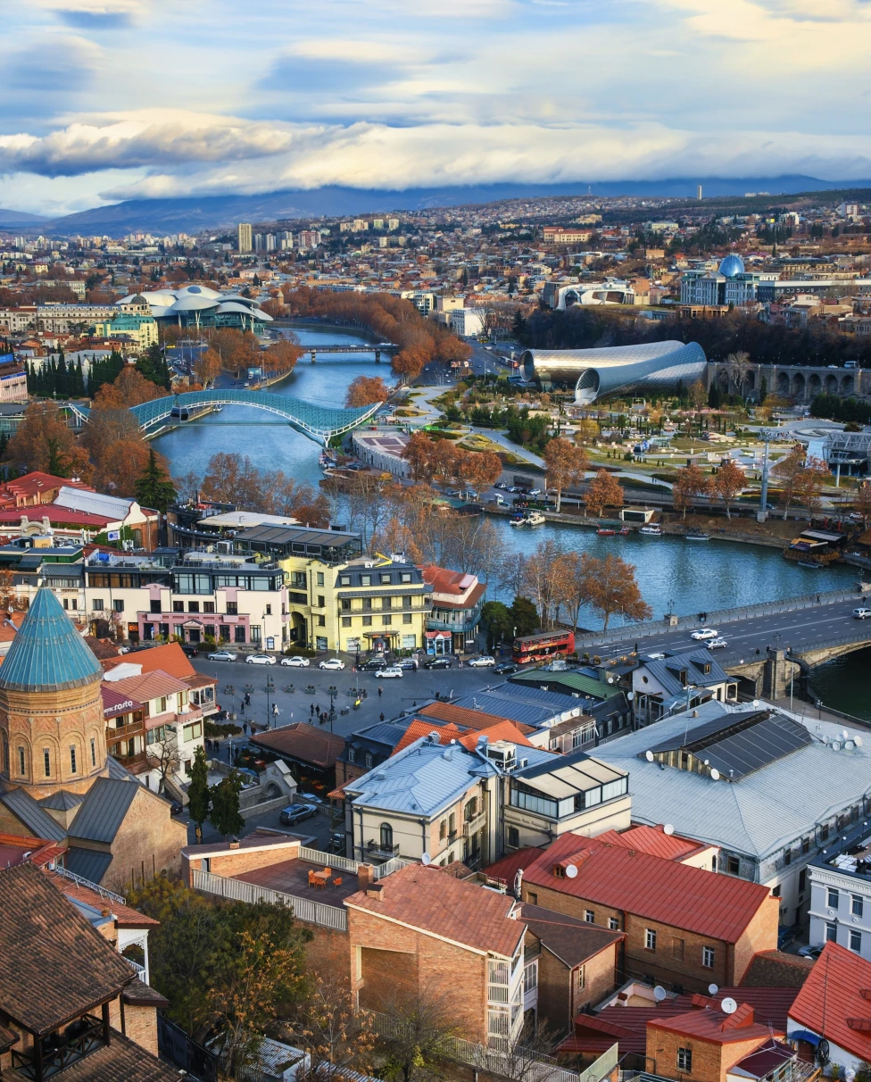 Advisor - Waves, Vines, Peaks, Open Hearts: Georgia Guide