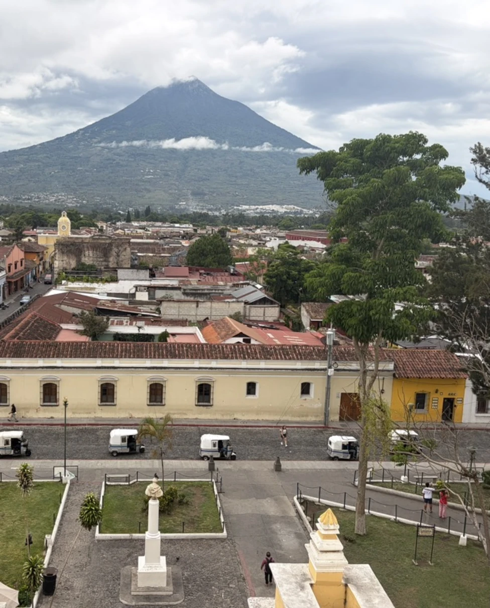 Advisor - Antigua, Guatemala: Volcano Views & Vibrant Streets