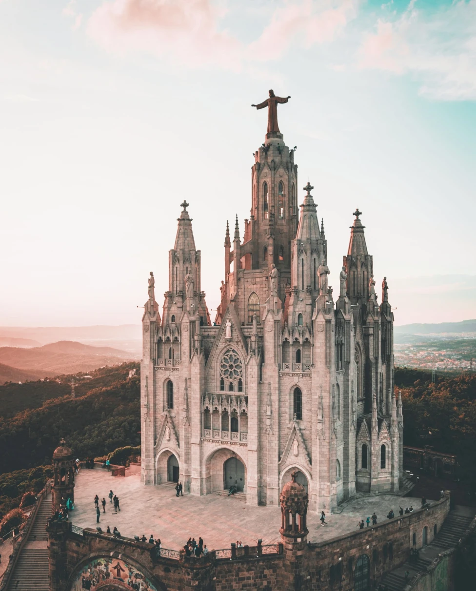 Advisor - A Perfect Few Days in Barcelona: The Ultimate Guide to Barcelona, Spain