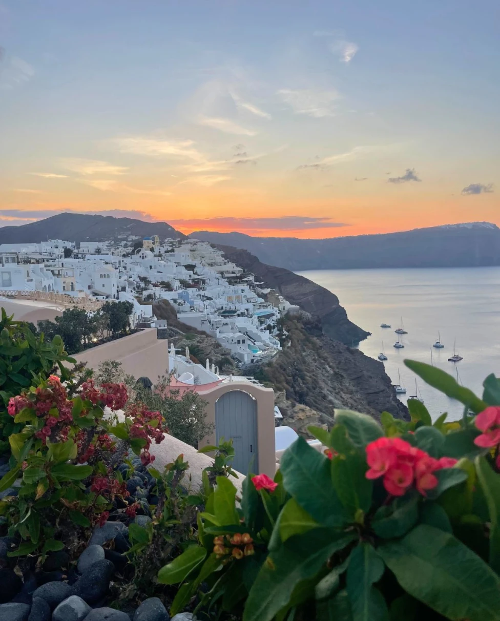 Advisor - First Timer's Guide to Traveling the Cyclades Islands