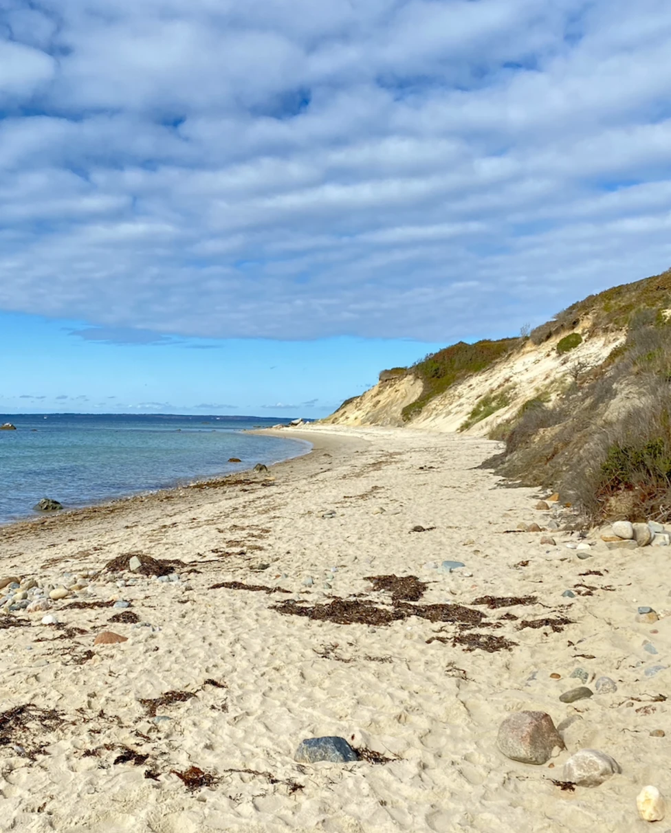 picture of island day time