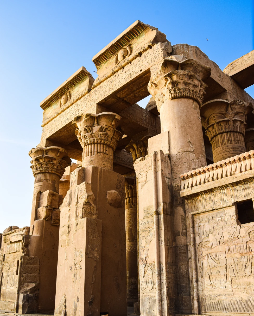 Large building with columns during daytime