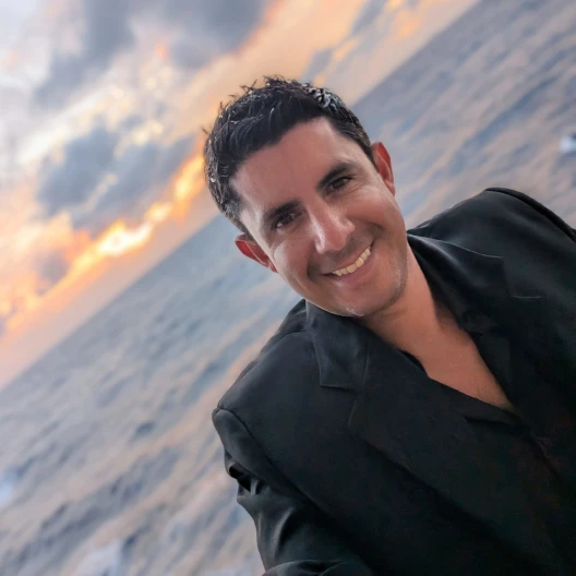 Advisor - Alejandro Pescador