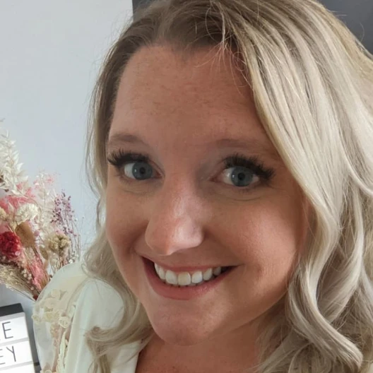 Advisor - Lyndsey Perez