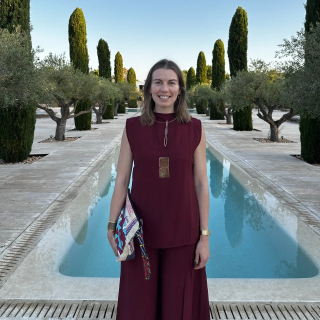 Advisor - Eve May