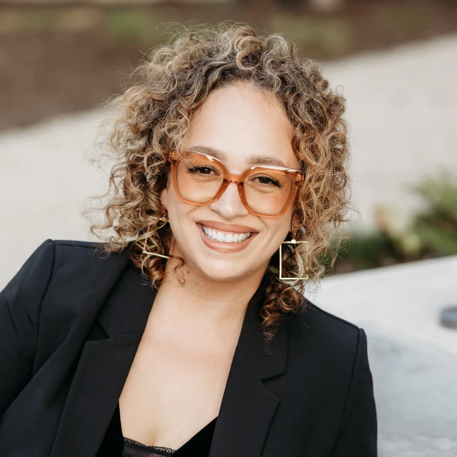 Advisor - Niccole Batts