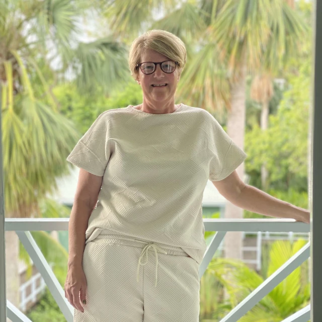 Advisor - Kelly Ellis