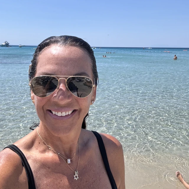 Advisor - Laurie Levi