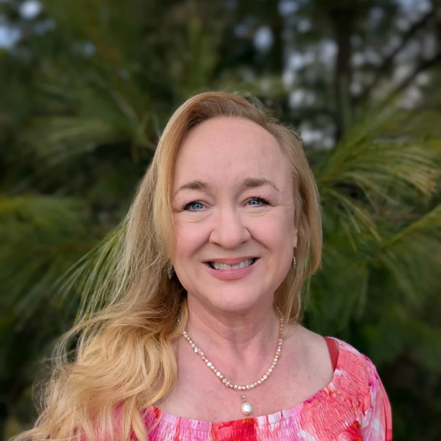 Advisor - Lora Cottom