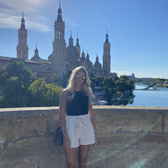 Advisor - Veronica Fuhlage