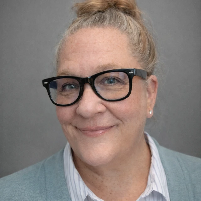 Advisor - Chelle Town