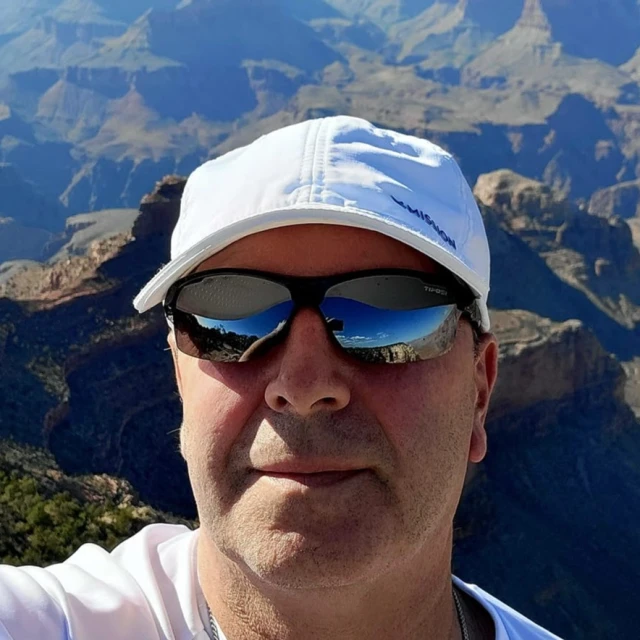 Advisor - Wolfgang Knaus