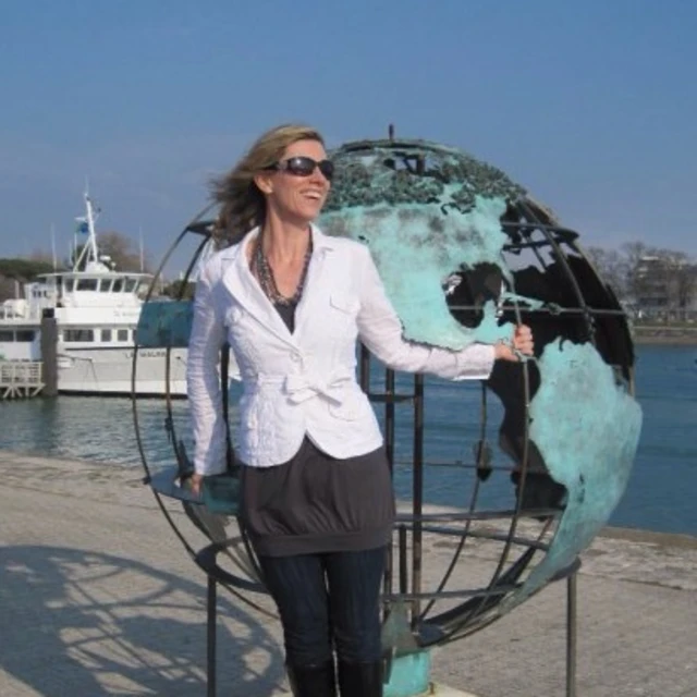 Advisor - Heather Graham