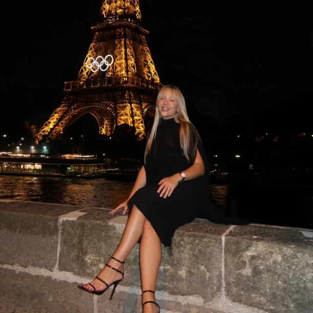 Advisor - Nicole Dratsenko
