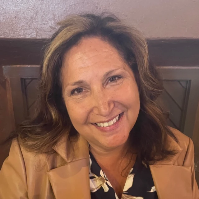 Advisor - Lisa Kennealy