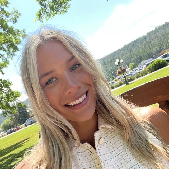 Advisor - Ella Nichols