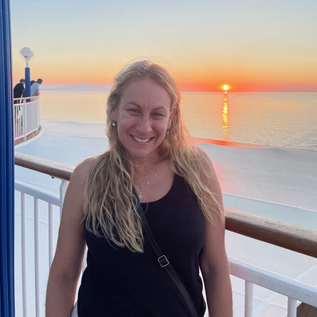 Advisor - Lara Abell