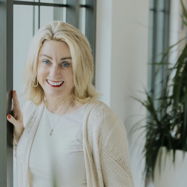 Advisor - Tracy Johnstone