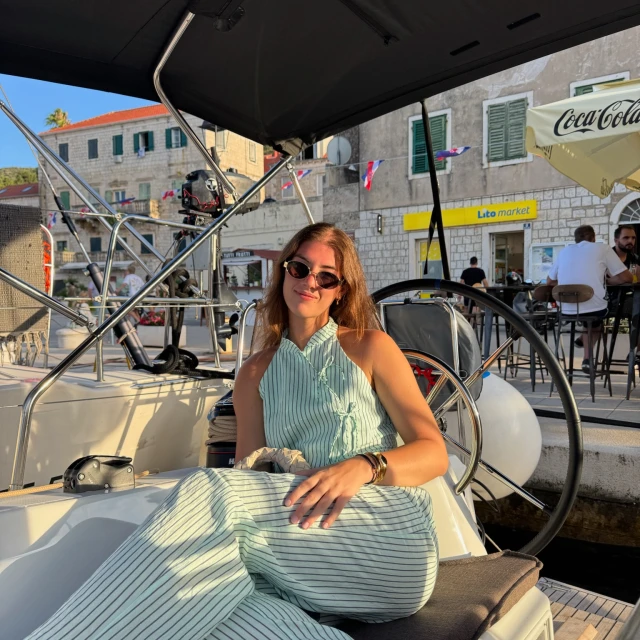 Advisor - Camila Sadurni