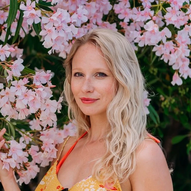 Advisor - Elena Ollick