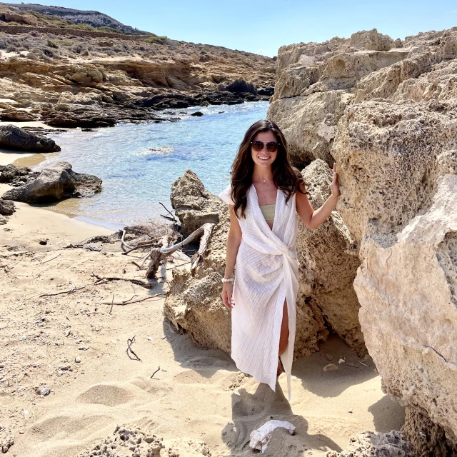 Advisor - Mia Monahogios