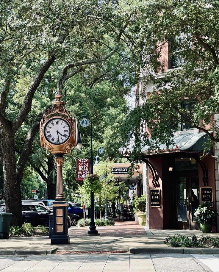 Columbia, SC in a Weekend: The Best Food, Attractions and Activities for Every Traveler curated by Bryant Blakeslee