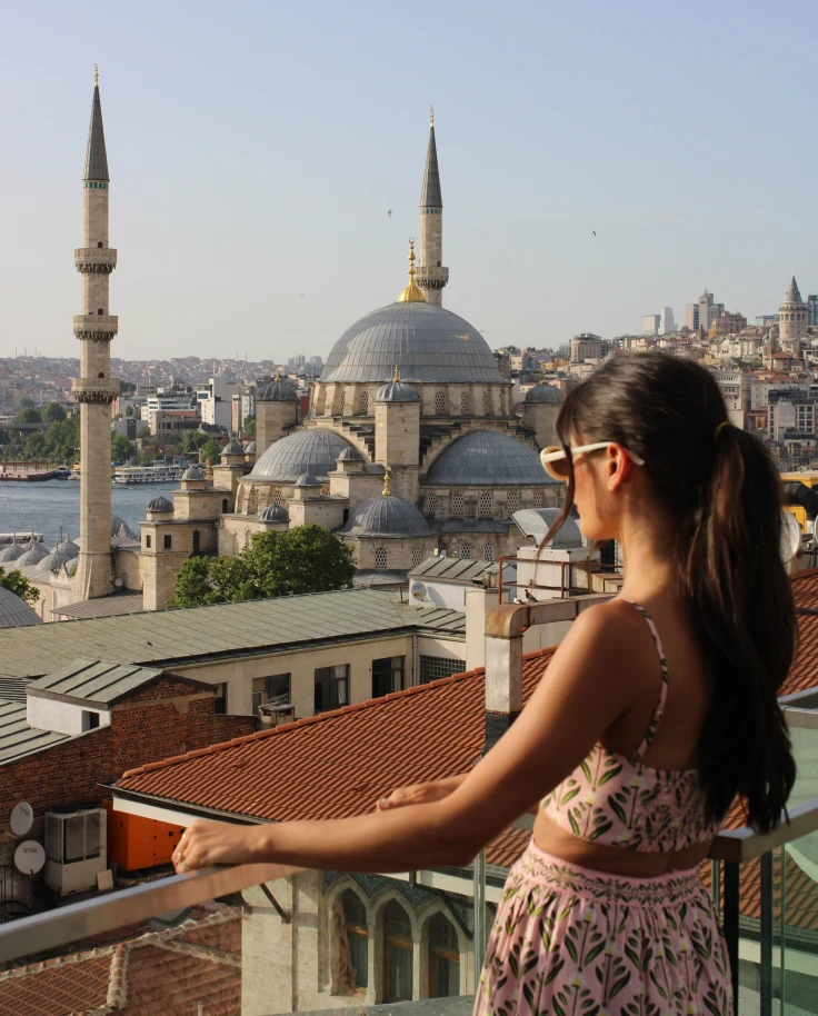 Istanbul: A Guide to Eating & Shopping Well curated by Jolene Bojan