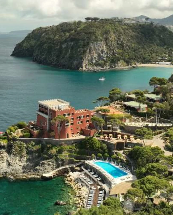 birds eye view of hotel