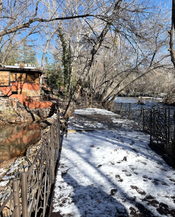 L' Auberge ducks on Oak Creek- duck food included with stay!