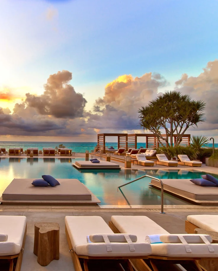 1 hotel pool and beach view - Mariela Reyes