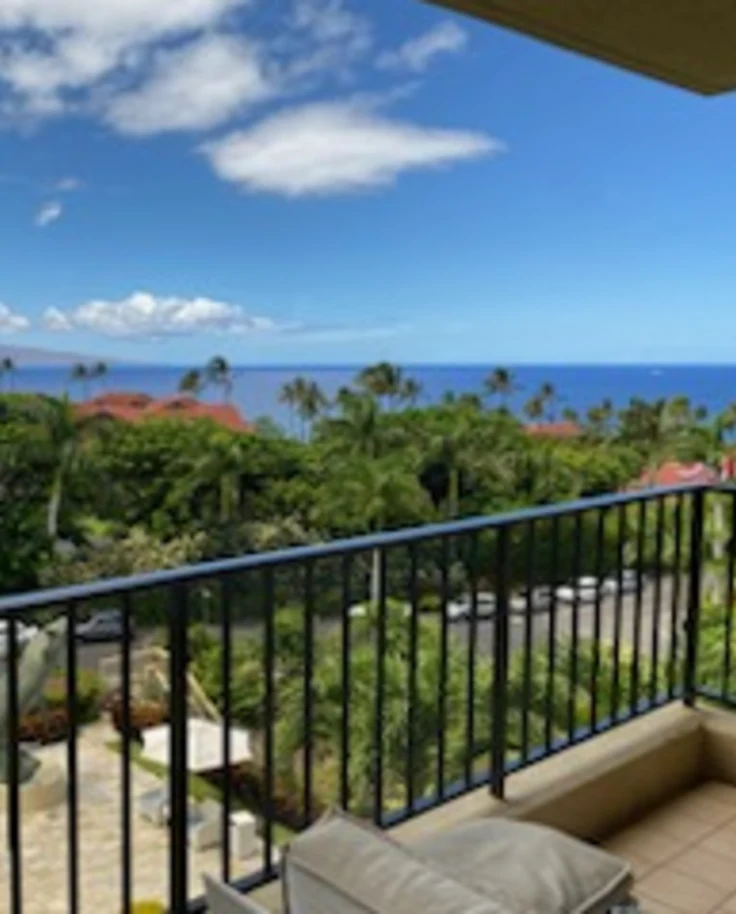Guest Room Lanai - Celestial Romero