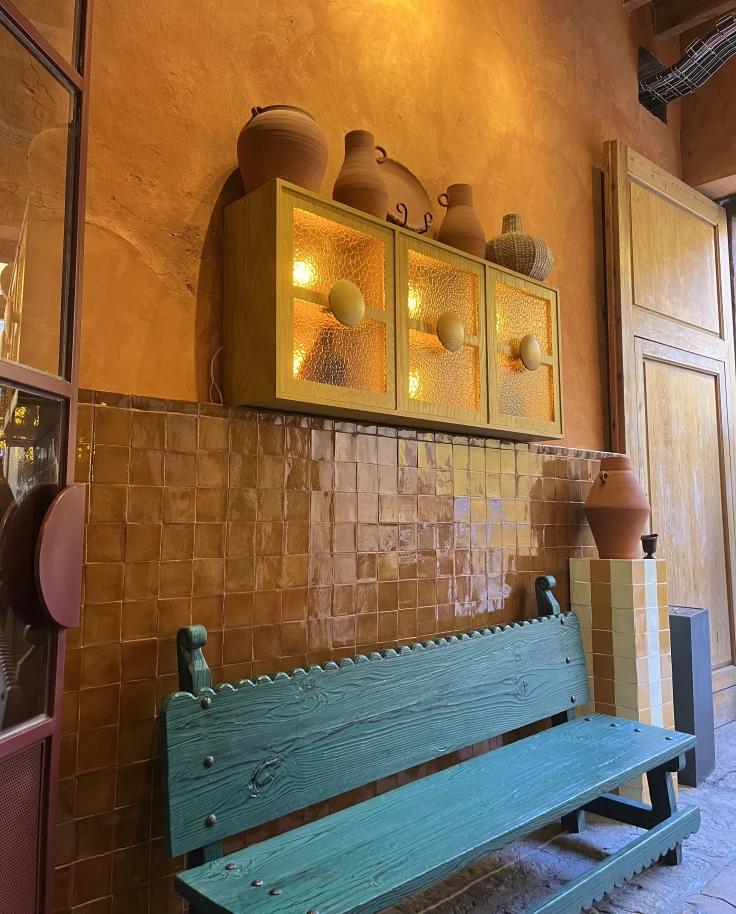 A bench with yellow lights