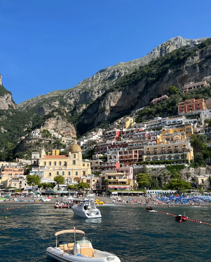 Positano's view: city on the seashore